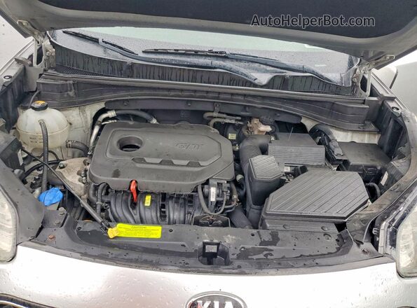 KNDPM3AC0J7386358 2018 KIA SPORTAGE Silver Rear interior view