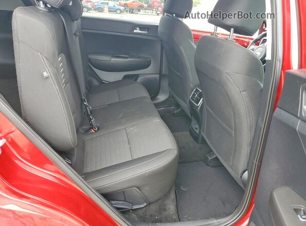KNDPM3AC0J7421545 2018 KIA SPORTAGE Красный Вид задней части салона