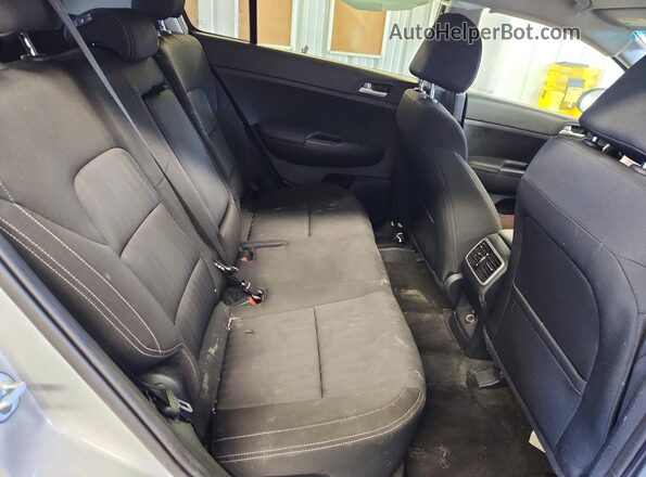 KNDPM3AC1N7012461 2022 KIA SPORTAGE Silver Սալոնի հետևի տեսք