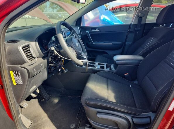 KNDPM3AC2J7315842 2018 KIA SPORTAGE Red Widok wnętrza z przodu