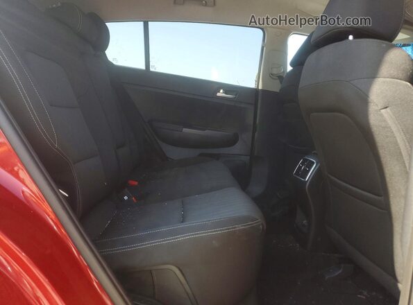 KNDPM3AC2L7779586 2020 KIA SPORTAGE Красный Вид задней части салона