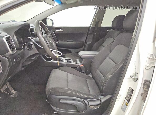 KNDPM3AC2M7927267 2021 KIA SPORTAGE White წინა სალონის ხედი