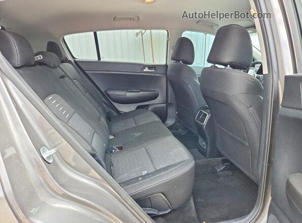 KNDPM3AC3J7308026 2018 KIA SPORTAGE Gray Вид задньої частини салону