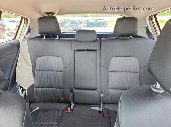 KNDPM3AC4H7087689 2017 KIA SPORTAGE Gold Rear seats view