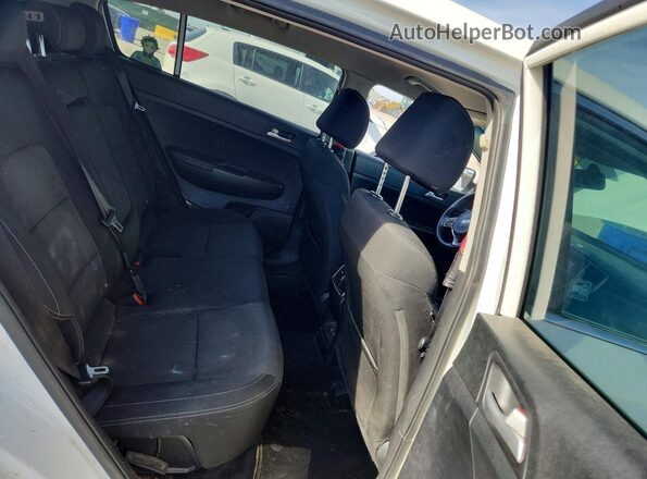 KNDPM3AC5K7509461 2019 KIA SPORTAGE White Rear interior view