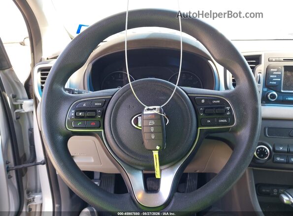 KNDPM3AC6H7237608 2017 KIA SPORTAGE Silver Вид панелі приладів