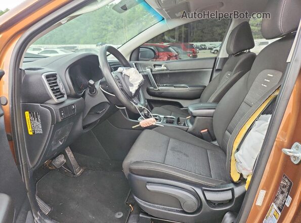KNDPM3AC6J7319540 2018 KIA SPORTAGE Tan Вид салону спереду