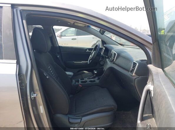 KNDPM3AC6J7332112 2018 KIA SPORTAGE Серый Вид салона спереди