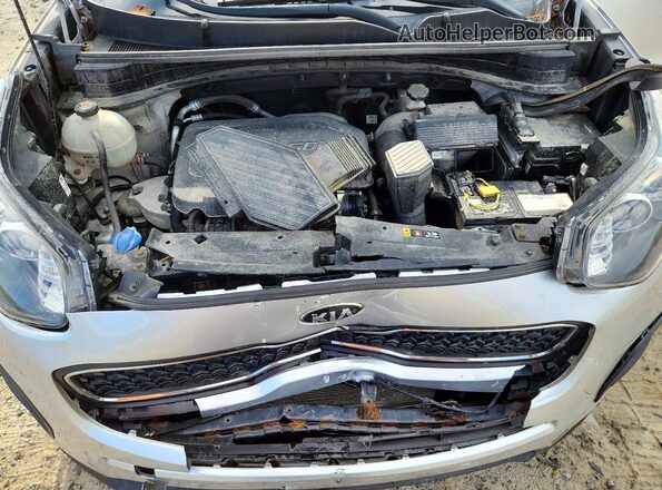 KNDPM3AC6J7483838 2018 KIA SPORTAGE Silver ძრავის განყოფილების ხედი