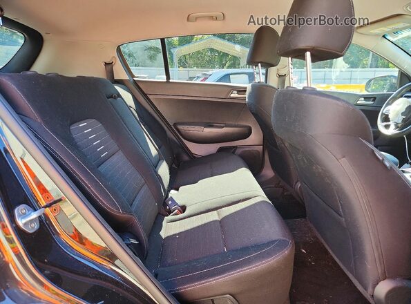 KNDPM3AC7J7445860 2018 KIA SPORTAGE Черный Вид задней части салона