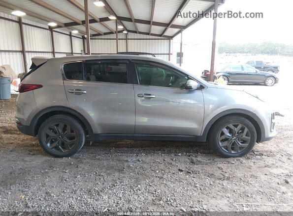 KNDPM3AC8N7989905 2022 KIA SPORTAGE Gray Vista interior trasera