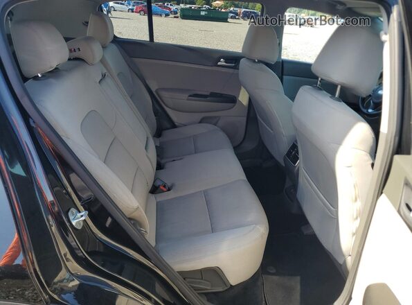 KNDPM3AC9H7104552 2017 KIA SPORTAGE Black Rear interior view