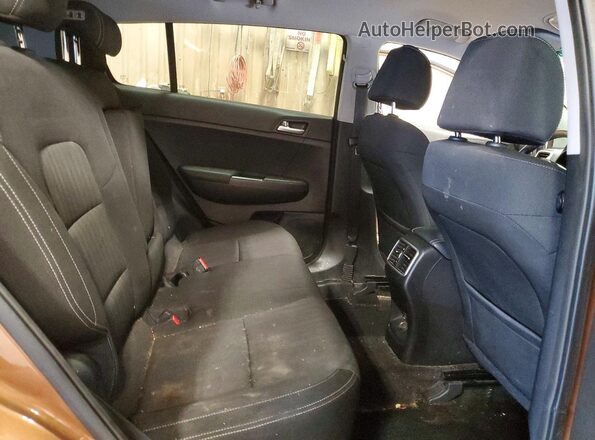 KNDPM3AC9K7620448 2019 KIA SPORTAGE Brown Widok wnętrza z tyłu
