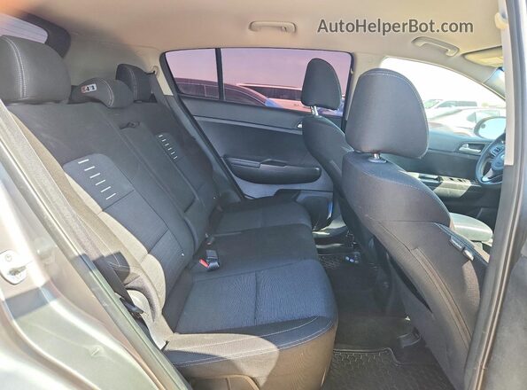 KNDPM3ACXJ7317726 2018 KIA SPORTAGE Gray Widok tylnych siedzeń