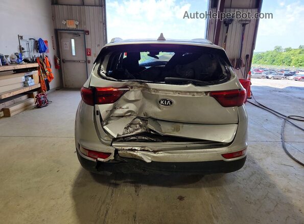 KNDPMCAC1J7410988 2018 KIA SPORTAGE Silver Vista trasera