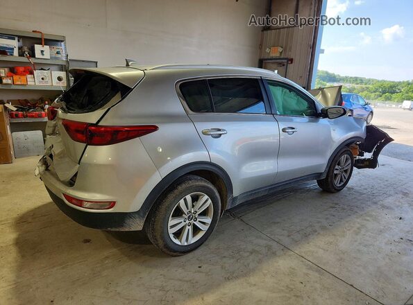 KNDPMCAC1J7410988 2018 KIA SPORTAGE Silver Trasero derecho