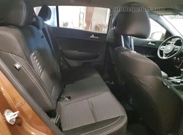 KNDPMCAC2H7267379 2017 KIA SPORTAGE Brown Հետևի նստատեղերի տեսք