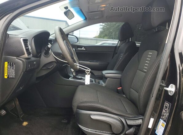KNDPMCAC2J7337677 2018 KIA SPORTAGE Черный Вид салона спереди