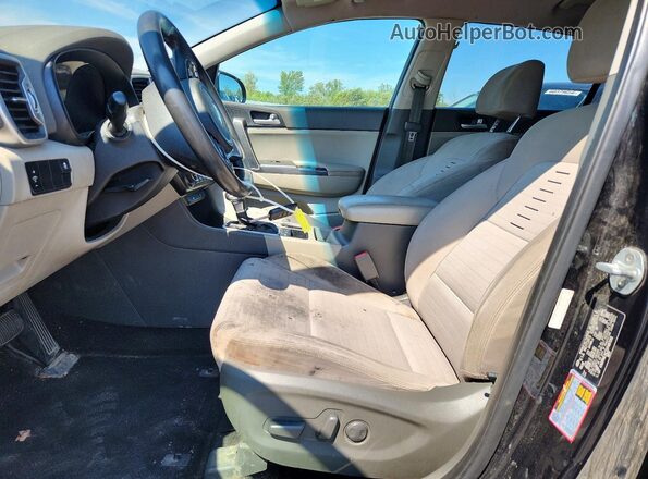 KNDPMCAC2J7487191 2018 KIA SPORTAGE Black Front interior view