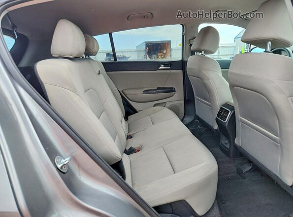 KNDPMCAC2N7999250 2022 KIA SPORTAGE Gray Вид задньої частини салону
