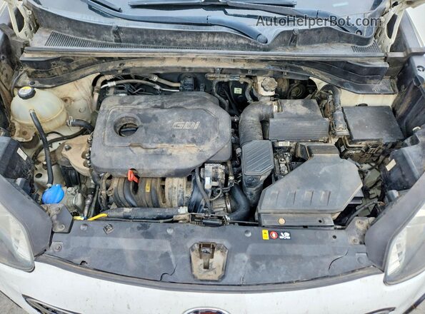 KNDPMCAC3H7178789 2017 KIA SPORTAGE White უკანა სალონის ხედი