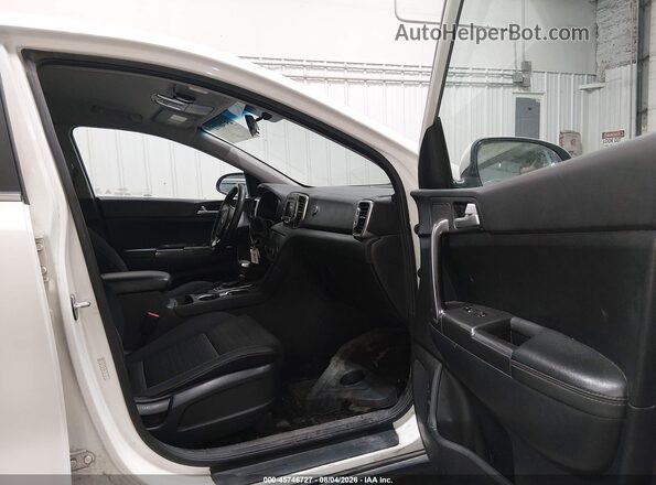 KNDPMCAC3J7473056 2018 KIA SPORTAGE White Vista interior delantera