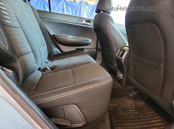 KNDPMCAC4H7260305 2017 KIA SPORTAGE Silver Vista interior trasera