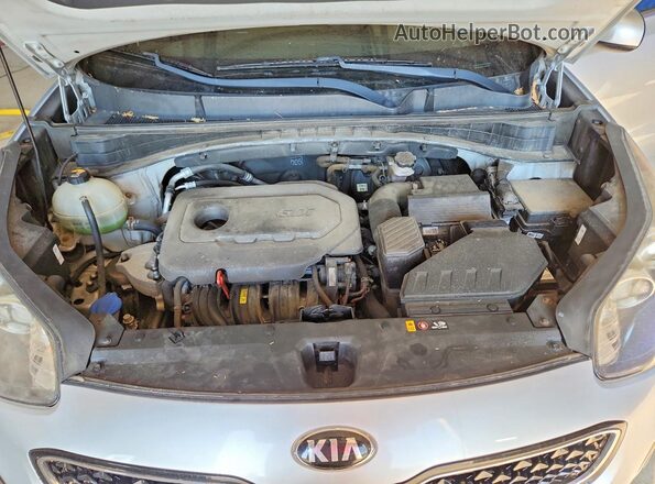 KNDPMCAC4H7260305 2017 KIA SPORTAGE Silver Vista del compartimento del motor