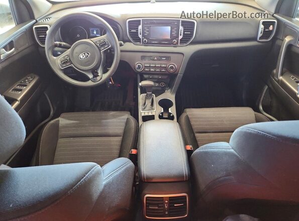 KNDPMCAC4H7260305 2017 KIA SPORTAGE Silver Vista del salpicadero