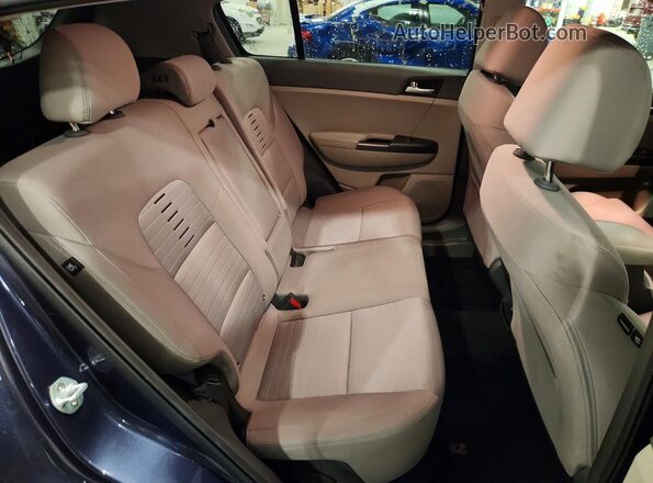 KNDPMCAC4K7574897 2019 KIA SPORTAGE Gray უკანა სალონის ხედი
