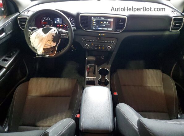 KNDPMCAC4L7724685 2020 KIA SPORTAGE Maroon Dashboard view