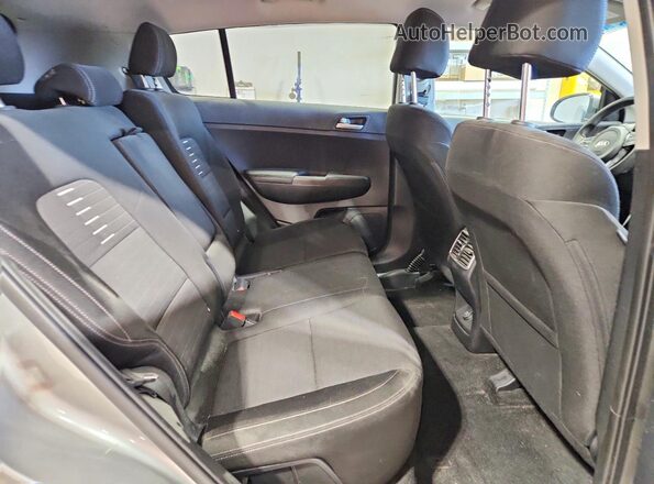 KNDPMCAC4M7852880 2021 KIA SPORTAGE Silver Вид задньої частини салону