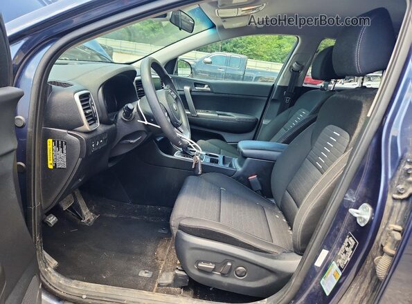 KNDPMCAC4N7027035 2022 KIA SPORTAGE Синий Вид салона спереди