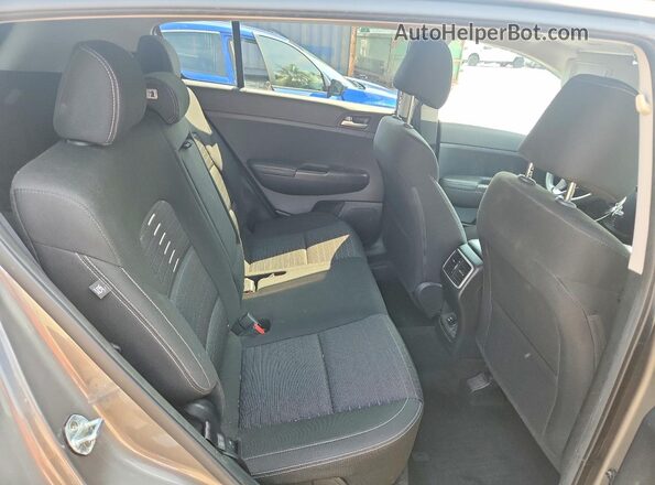 KNDPMCAC5J7308349 2018 KIA SPORTAGE Gray უკანა სავარძლების ხედი