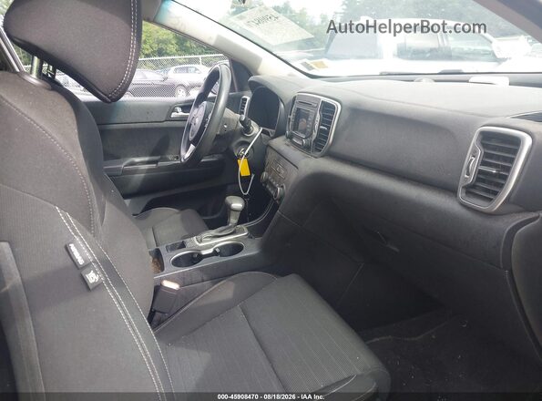 KNDPMCAC5J7311168 2018 KIA SPORTAGE Silver Front interior view