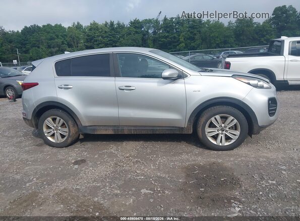 KNDPMCAC5J7311168 2018 KIA SPORTAGE Silver Rear interior view