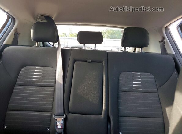 KNDPMCAC5J7361908 2018 KIA SPORTAGE Gray Rear seats view