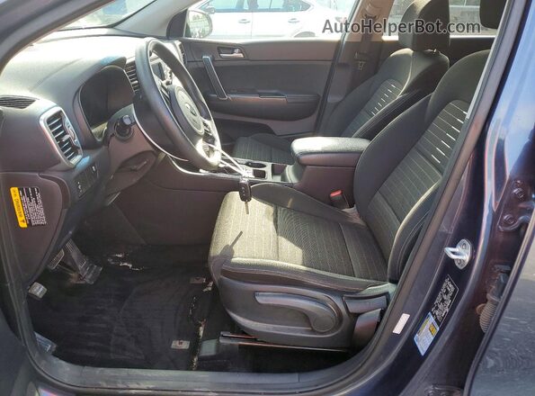 KNDPMCAC5J7361908 2018 KIA SPORTAGE Gray Front interior view