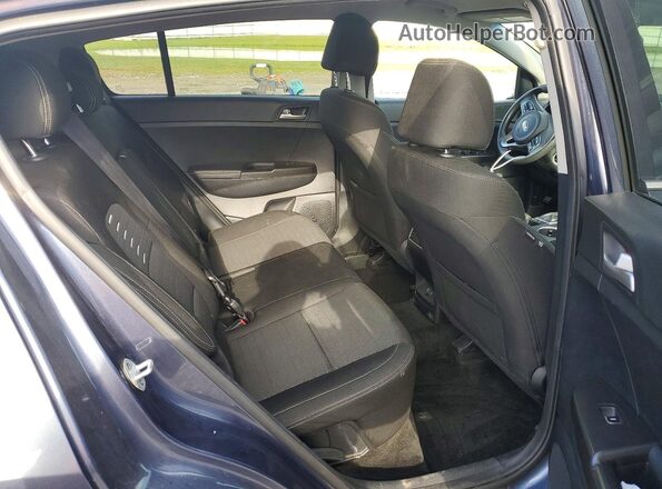 KNDPMCAC5J7361908 2018 KIA SPORTAGE Gray Rear interior view