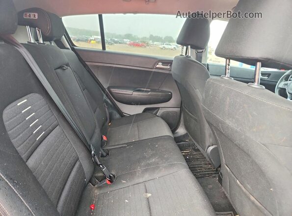KNDPMCAC6J7463315 2018 KIA SPORTAGE Черный Вид задней части салона