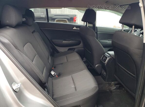 KNDPMCAC6L7710206 2020 KIA SPORTAGE Silver Rear interior view
