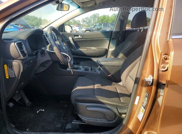KNDPMCAC7J7307882 2018 KIA SPORTAGE Brown Vista interior delantera