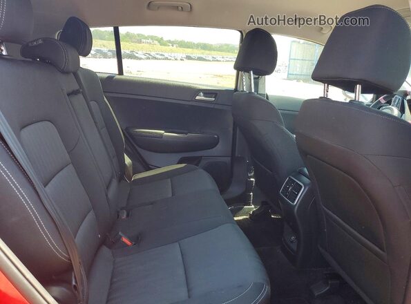 KNDPMCAC7M7864134 2021 KIA SPORTAGE Red Rear interior view