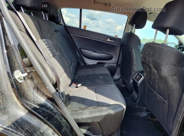KNDPMCAC8H7036650 2017 KIA SPORTAGE Black Rear interior view