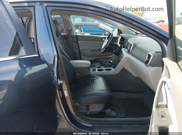 KNDPMCAC8K7574899 2019 KIA SPORTAGE Blue Вид салону спереду