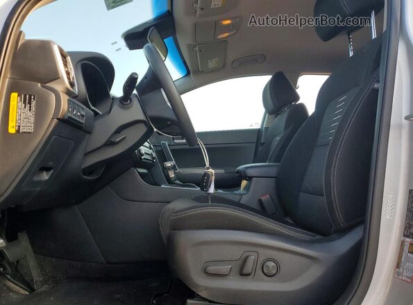 KNDPMCAC8L7671991 2020 KIA SPORTAGE Silver Front interior view