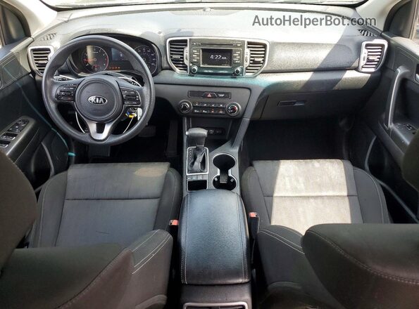 KNDPMCAC9H7039749 2017 KIA SPORTAGE Черный Вид панели приборов
