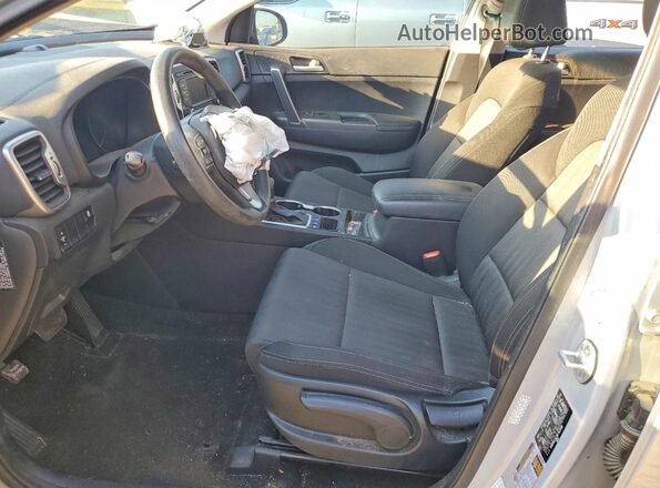 KNDPMCAC9K7513318 2019 KIA SPORTAGE Silver Front interior view