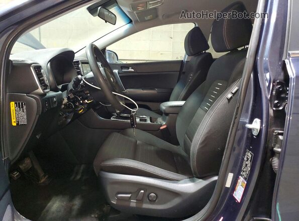 KNDPMCAC9K7603147 2019 KIA SPORTAGE Синий Вид салона спереди
