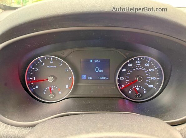 KNDPMCAC9L7705663 2020 KIA SPORTAGE Silver Vista del salpicadero